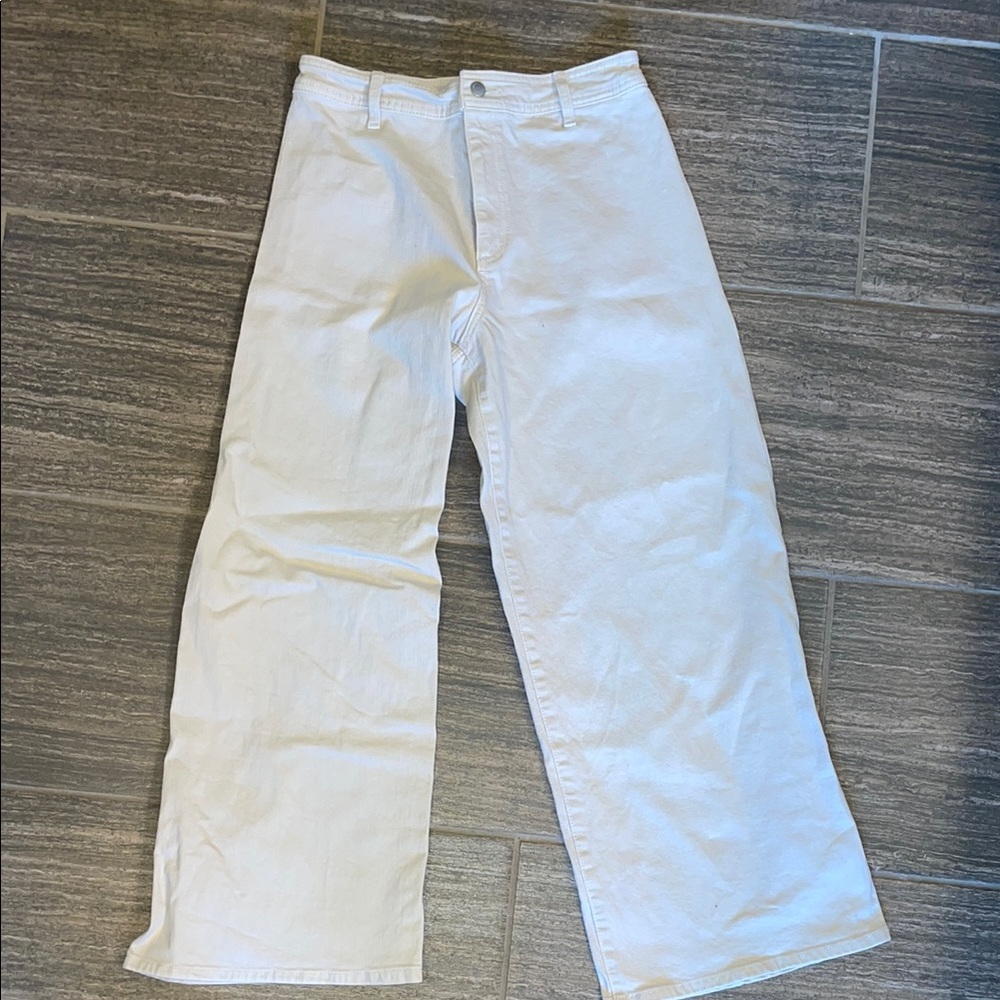 Universal Thread Cream Flare Jeans Relaxed Fit